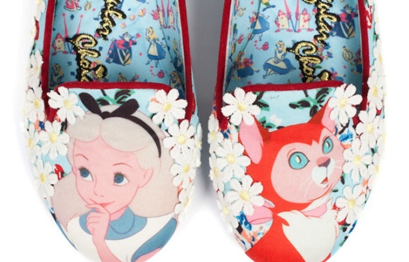 من وحي ديزني.. فنانون يبتكرون أحذية مجنونة للفتيات